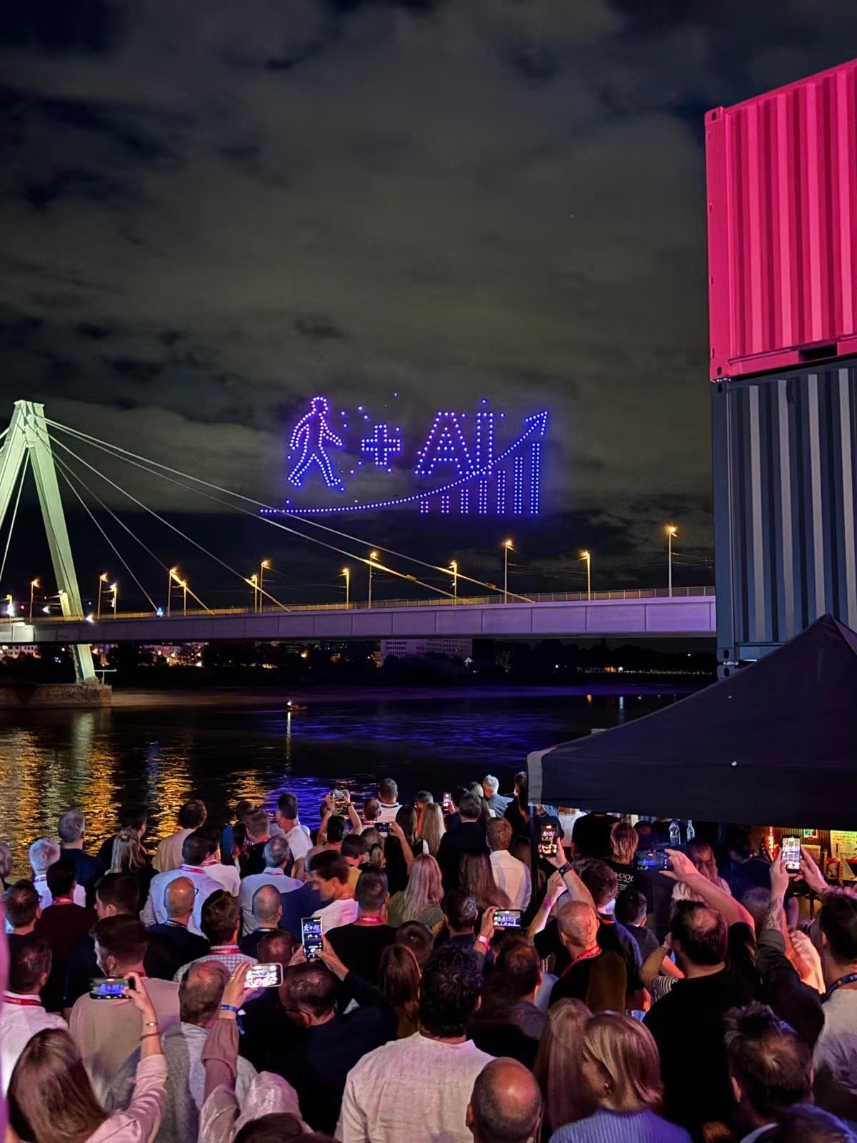 Drohnenshow Digital X 2026: Formation Mensch plus KI über dem Rhein in Köln