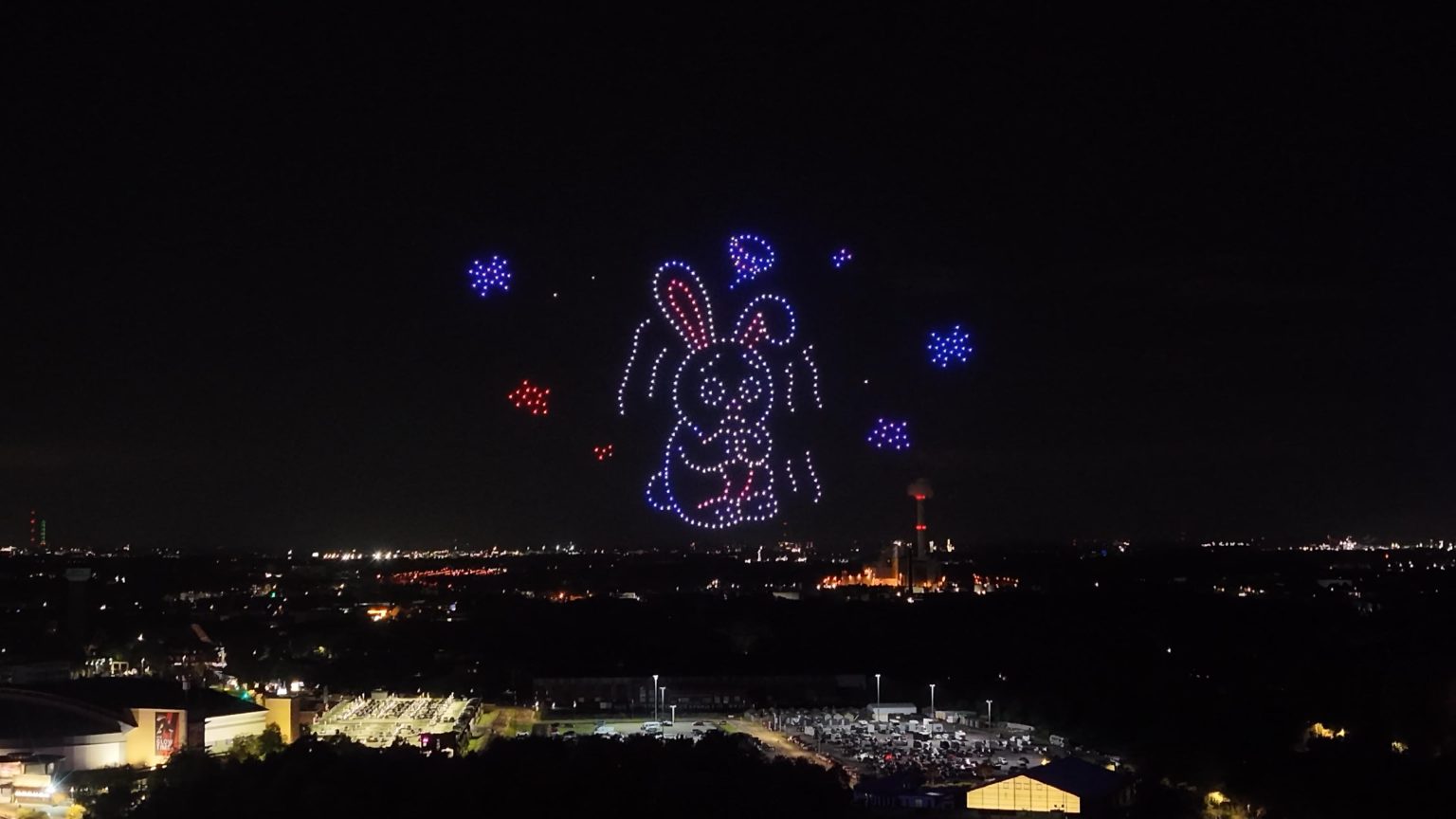 Drohnenshow Oberhausen: Hase aus Drohnen bei Karls Gruselnacht 2026